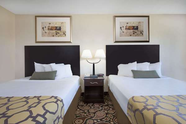  - Baymont Inn & Suites Evansville - I-25, Exit 185