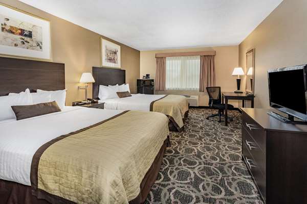  - Baymont Inn & Suites Evansville - I-25, Exit 185