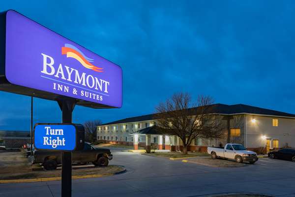 Exterior view - Baymont Inn & Suites Evansville - I-25, Exit 185