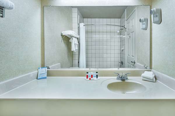  - Baymont Inn & Suites Evansville - I-25, Exit 185