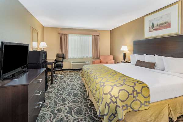 - Baymont Inn & Suites Evansville - I-25, Exit 185