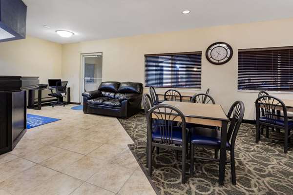  - Baymont Inn & Suites Evansville - I-25, Exit 185