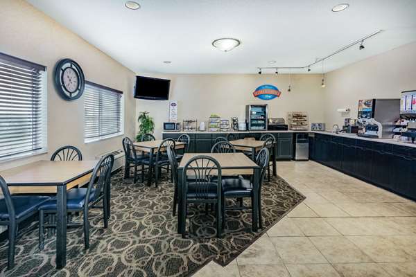  - Baymont Inn & Suites Evansville - I-25, Exit 185