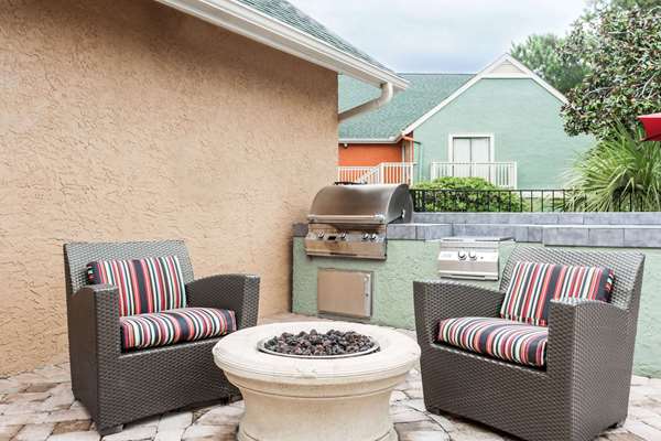  - Hawthorn Suites by Wyndham North Charleston - I-26, Exit 209