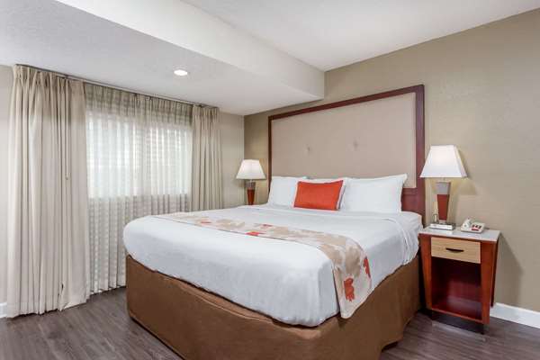  - Hawthorn Suites by Wyndham North Charleston - I-26, Exit 209