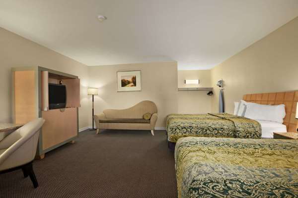  - Travelodge Clovis