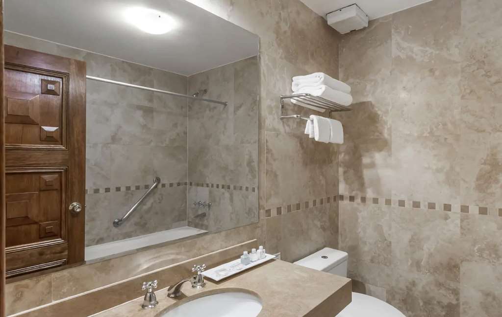 WYNDHAM COSTA DEL SOL CUSCO-guestroom-Guest Room,Bathroom,On-Site.jpg