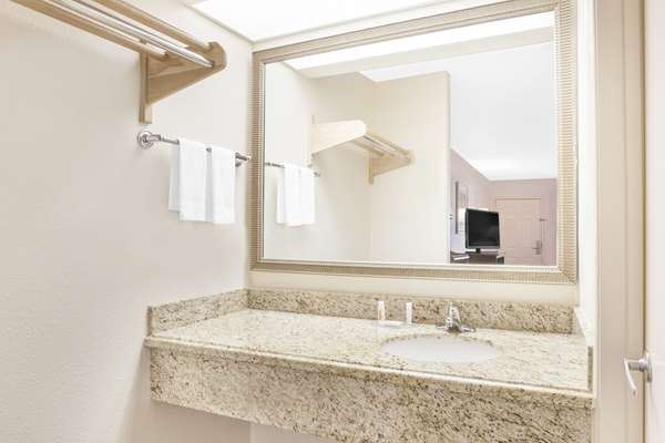  - Super 8 Motel Corpus Christi