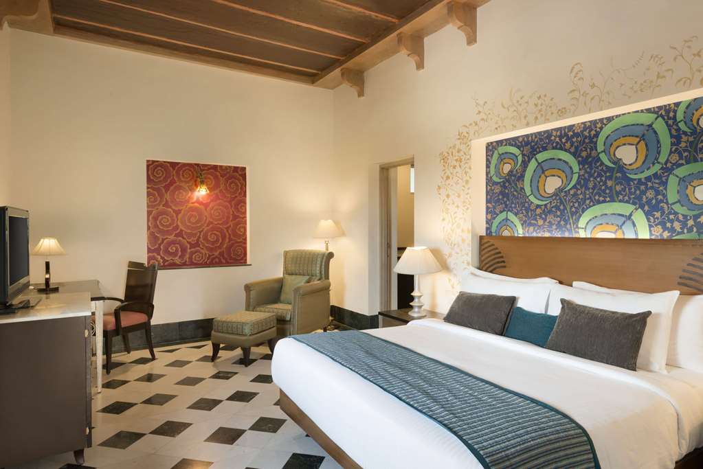 RAMADA BY WYNDHAM UDAIPUR RESORT AN-guestroom-Guest Room,Suite,On-Site.jpg