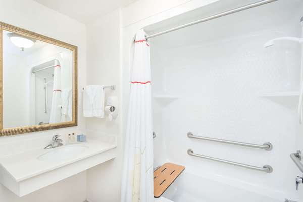  - Hawthorn Suites by Wyndham Panama City Beach