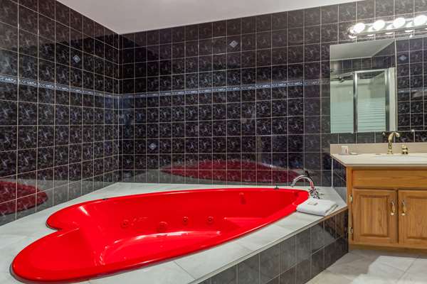 Suite - Thriftlodge Moncton