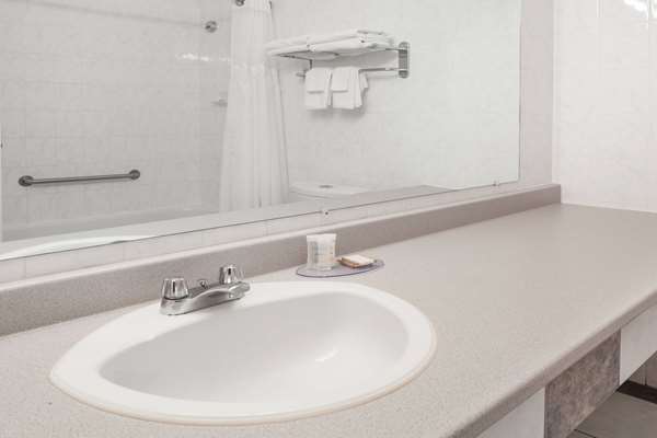  - Thriftlodge Moncton