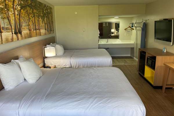  - Days Inn St Augustine Road Valdosta - I-75, Exit 18