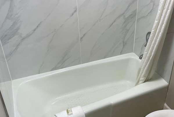  - Days Inn St Augustine Road Valdosta - I-75, Exit 18