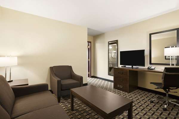 Suite - Ramada Hotel Edson