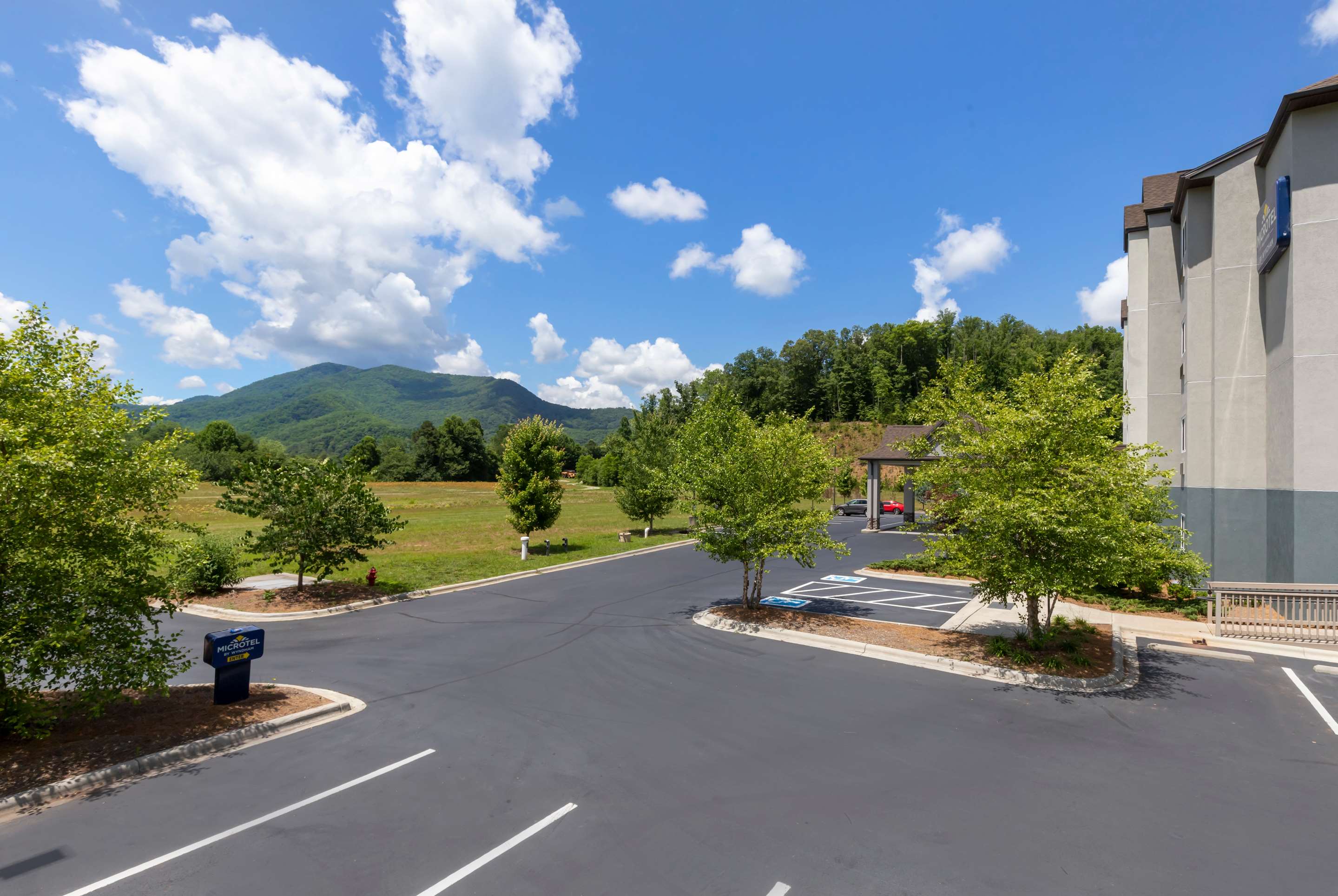 Exterior | Microtel Inn & Suites Dillsboro/Sylva