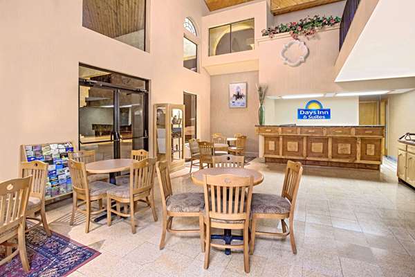  - Days Inn & Suites Red Rock Gallup