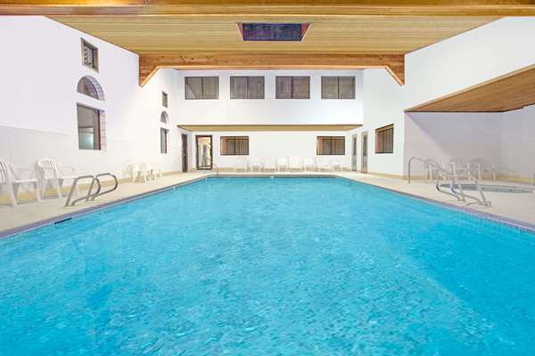 Pool - Days Inn & Suites Red Rock Gallup