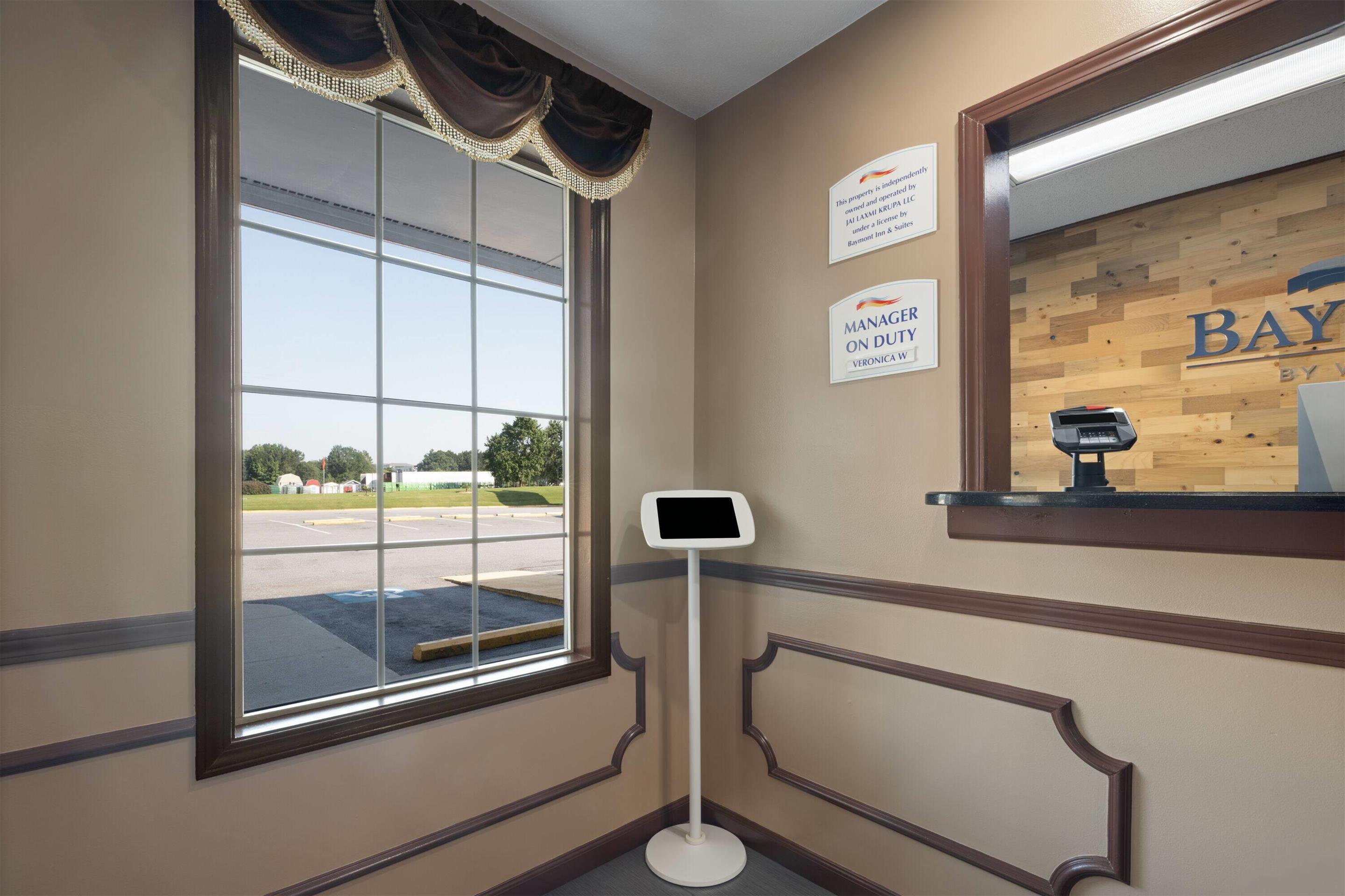 Business Center | Baymont by Wyndham Commerce GA Near Tanger Outlets Mall