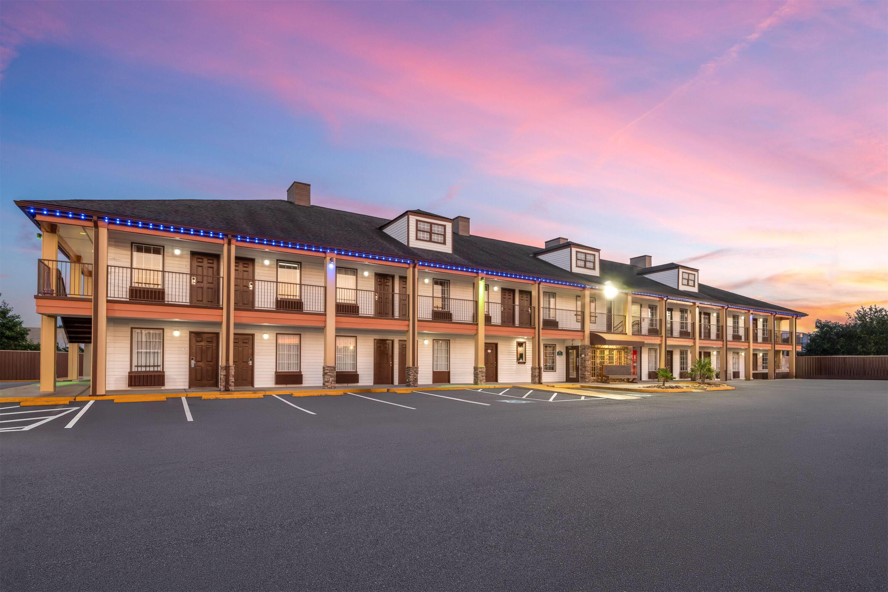 Exterior | Baymont by Wyndham Commerce GA Near Tanger Outlets Mall