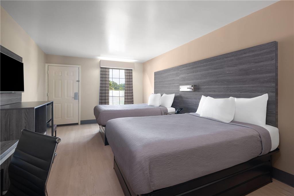 BAYMONT COMMERCE GA/TANGER-guestroom-Guest Room,On-Site.jpg