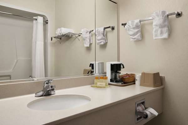  - Days Inn & Suites Romeoville - I-55, Exit 263