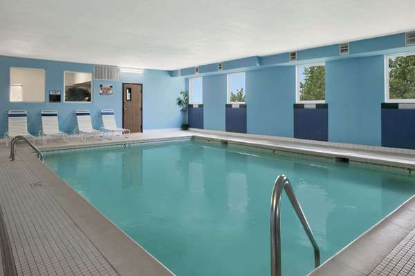 Pool - Days Inn & Suites Romeoville - I-55, Exit 263