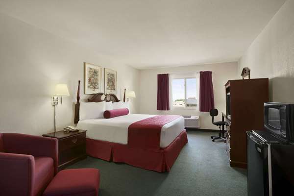  - Days Inn & Suites Romeoville - I-55, Exit 263