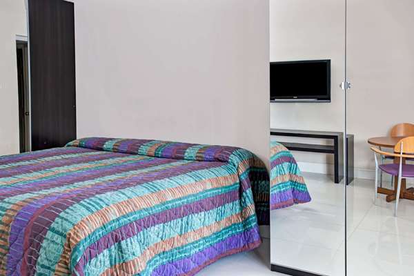  - Knights Inn Hallandale Beach