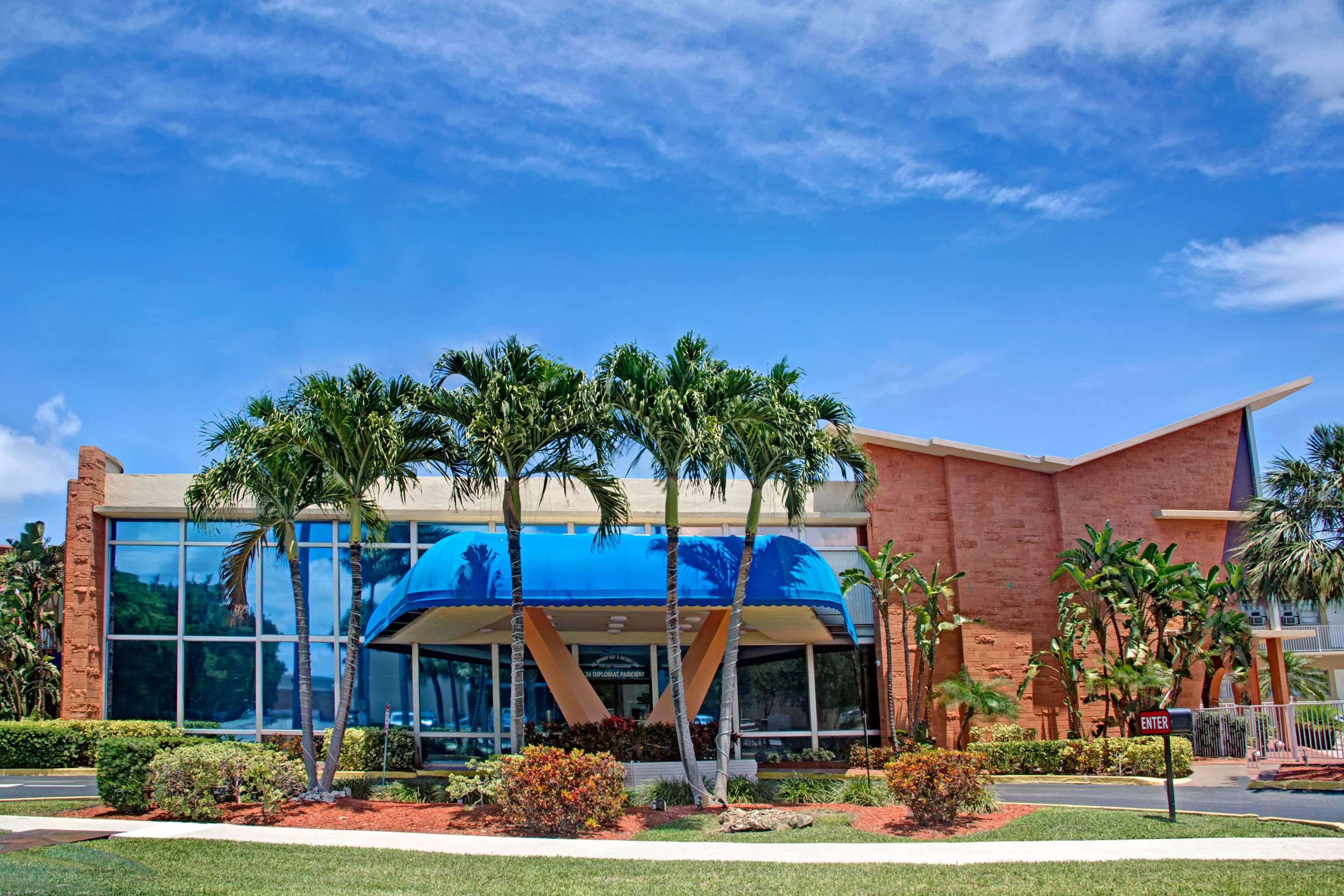 Exterior view | Knights Inn Hallandale