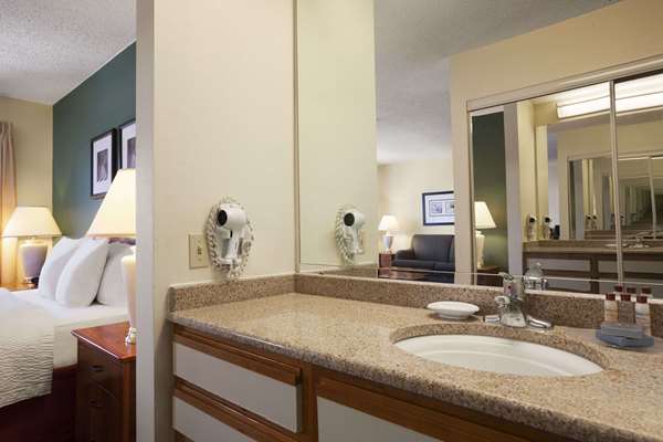  - Hawthorn Suites by Wyndham Philadelphia - I-95, Exit 13 & 15