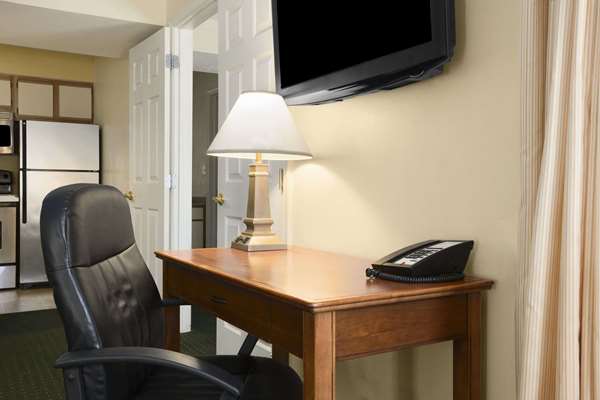  - Hawthorn Suites by Wyndham Philadelphia - I-95, Exit 13 & 15