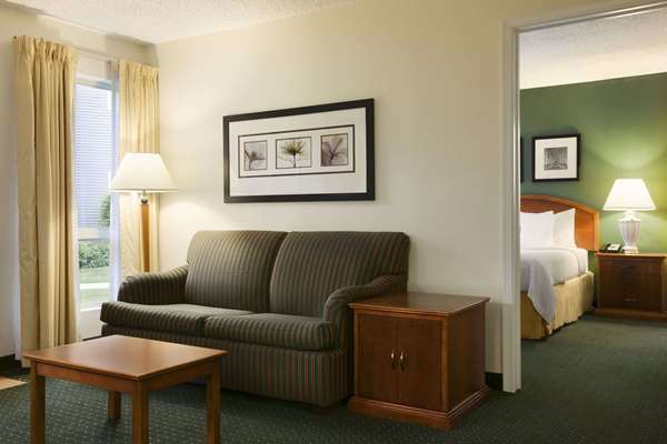  - Hawthorn Suites by Wyndham Philadelphia - I-95, Exit 13 & 15