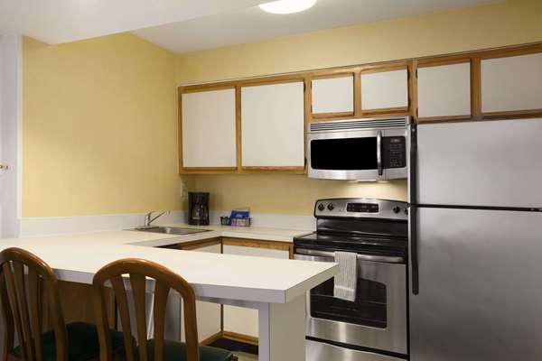  - Hawthorn Suites by Wyndham Philadelphia - I-95, Exit 13 & 15