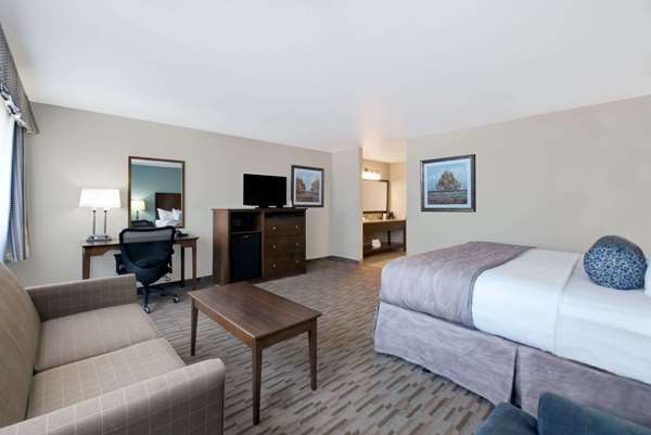  - Baymont Inn & Suites Minot