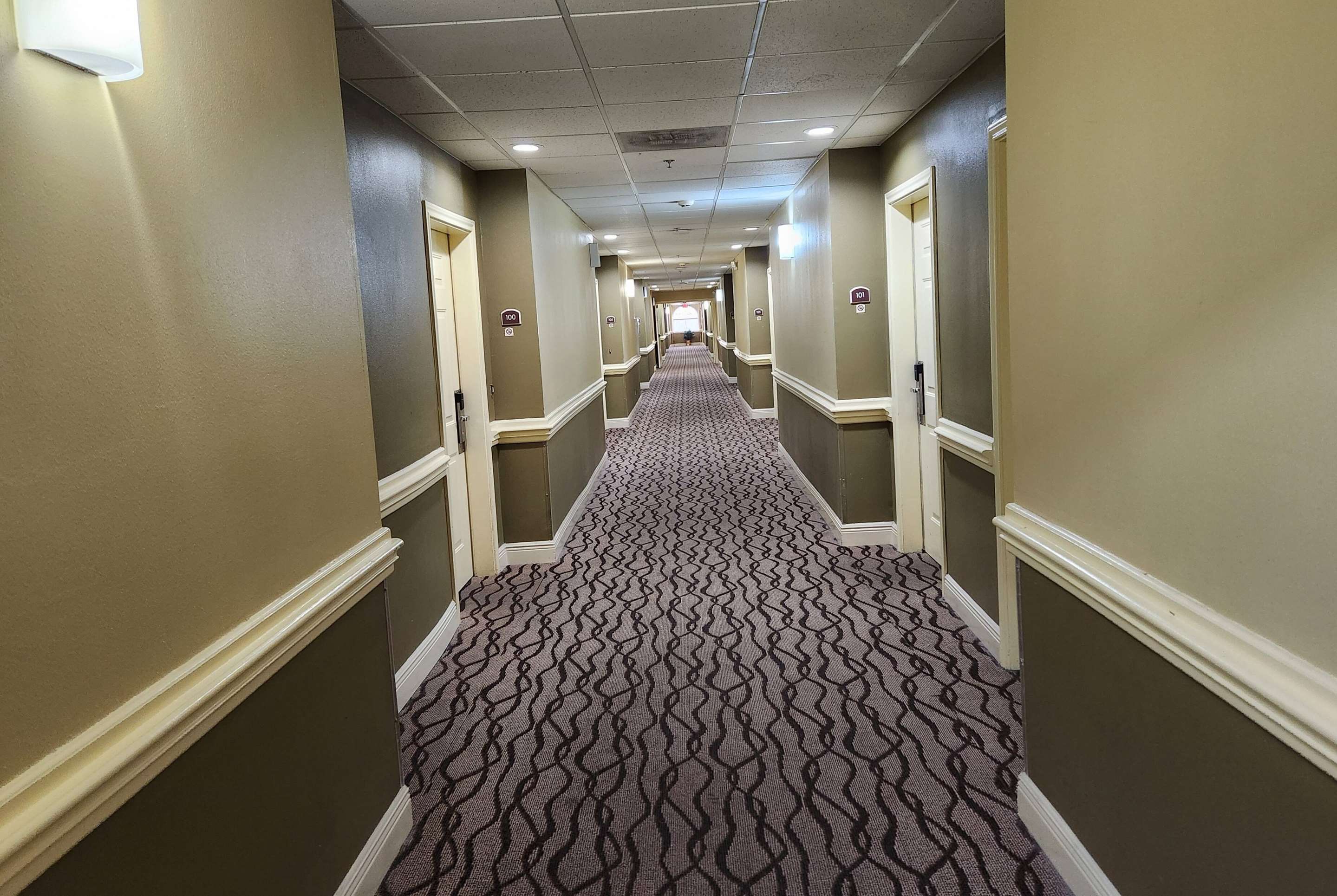 Property amenity | Days Inn & Suites by Wyndham Pasadena