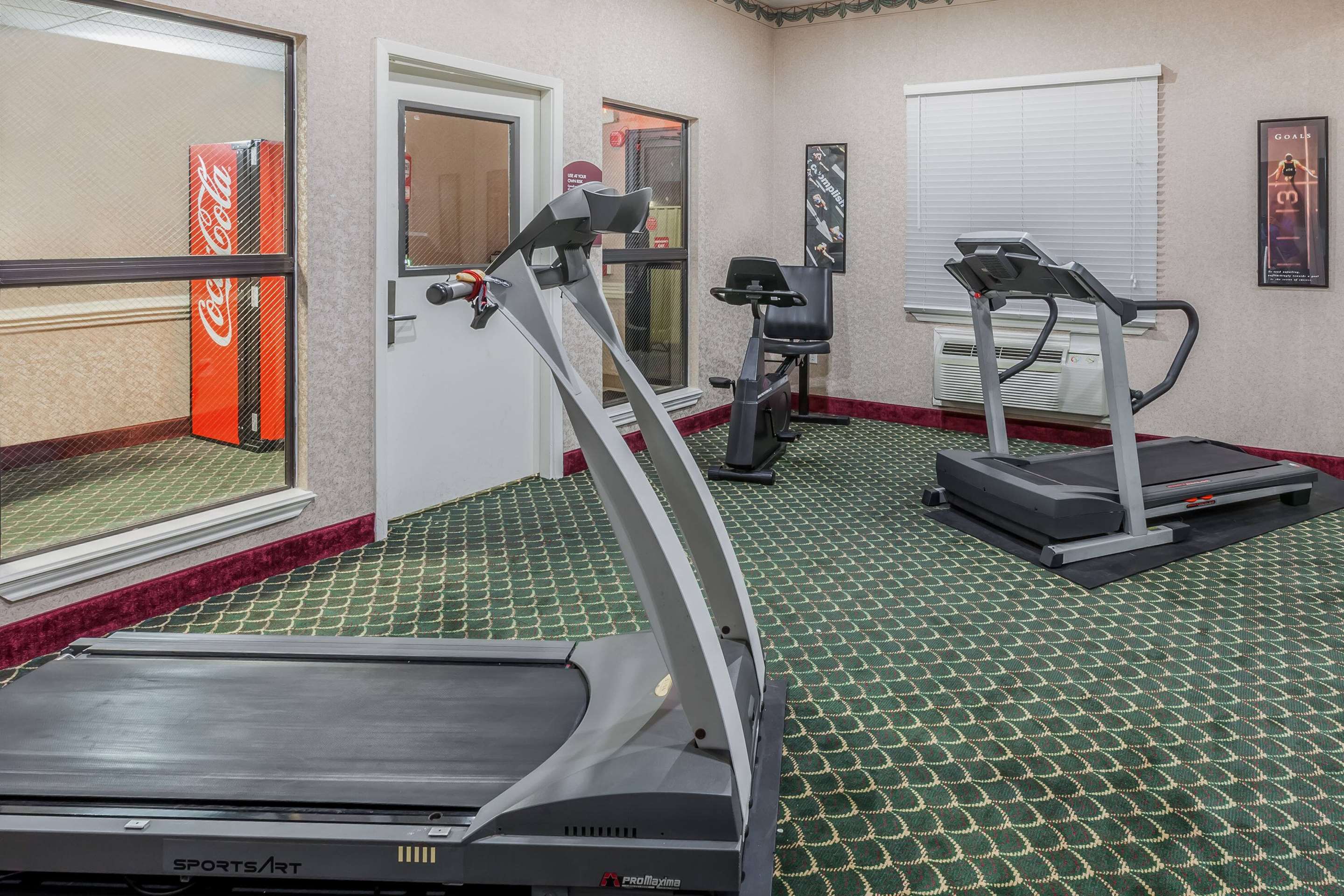 Fitness Center | Days Inn & Suites by Wyndham Pasadena
