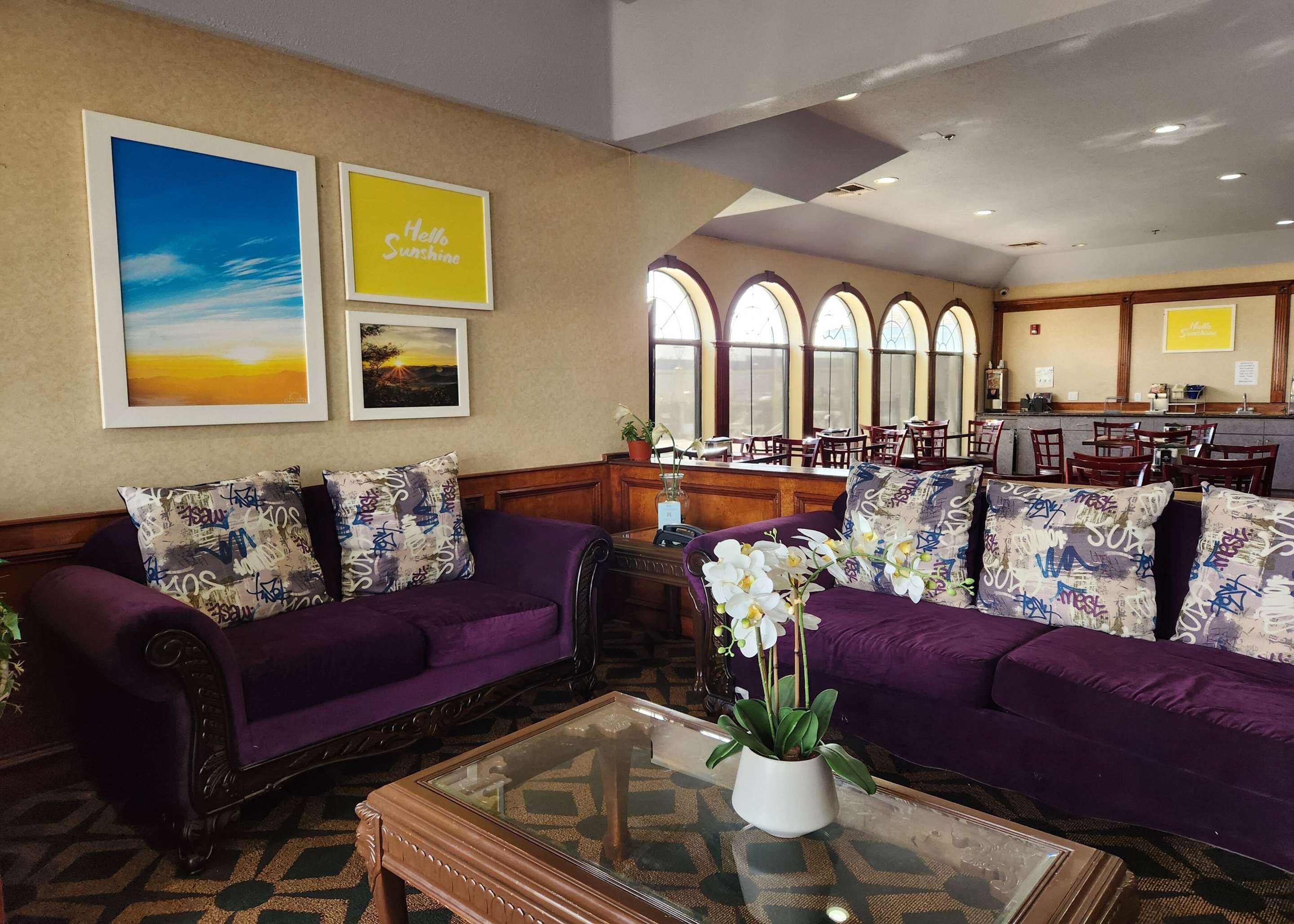 Lobby | Days Inn & Suites by Wyndham Pasadena