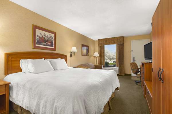  - Howard Johnson Inn Greensboro - I-40, Exit 217