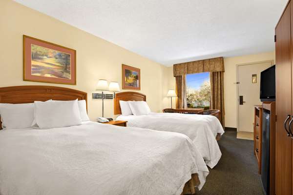  - Howard Johnson Inn Greensboro - I-40, Exit 217