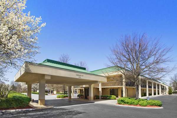 Exterior view - Howard Johnson Inn Greensboro - I-40, Exit 217