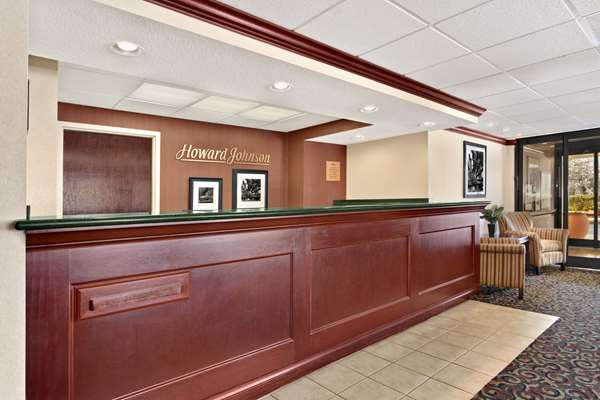  - Howard Johnson Inn Greensboro - I-40, Exit 217
