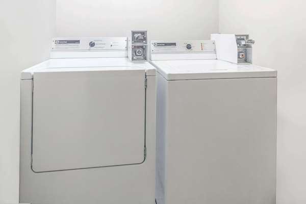 Amenities - Days Inn Delta