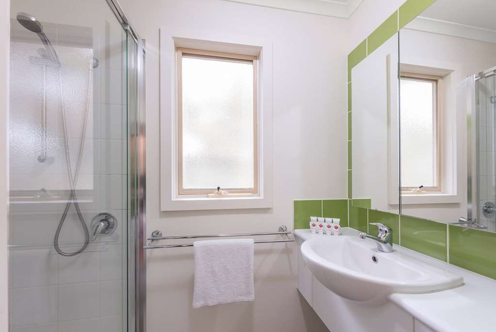 RAMADA RESORT PHILLIP ISLAND-guestroom-Guest Room,Bathroom,On-Site.jpg