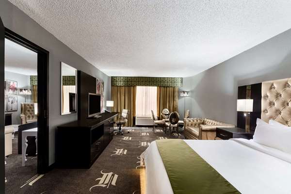 Suite - Wyndham Garden Hotel North Farmers Branch