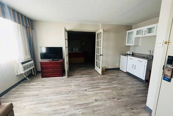 Suite - Baymont Inn & Suites Keokuk