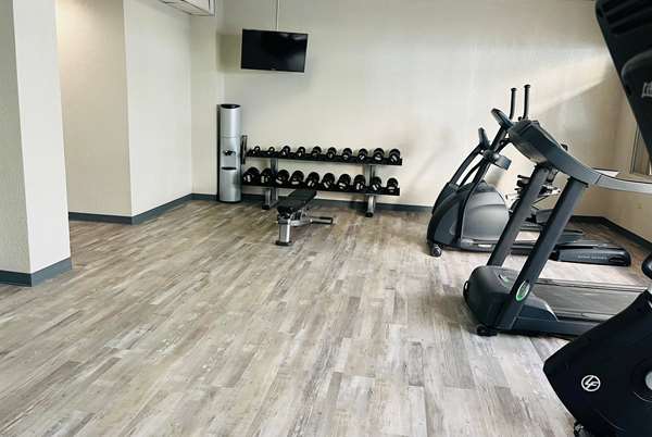 Fitness/ Exercise Room - Baymont Inn & Suites Keokuk