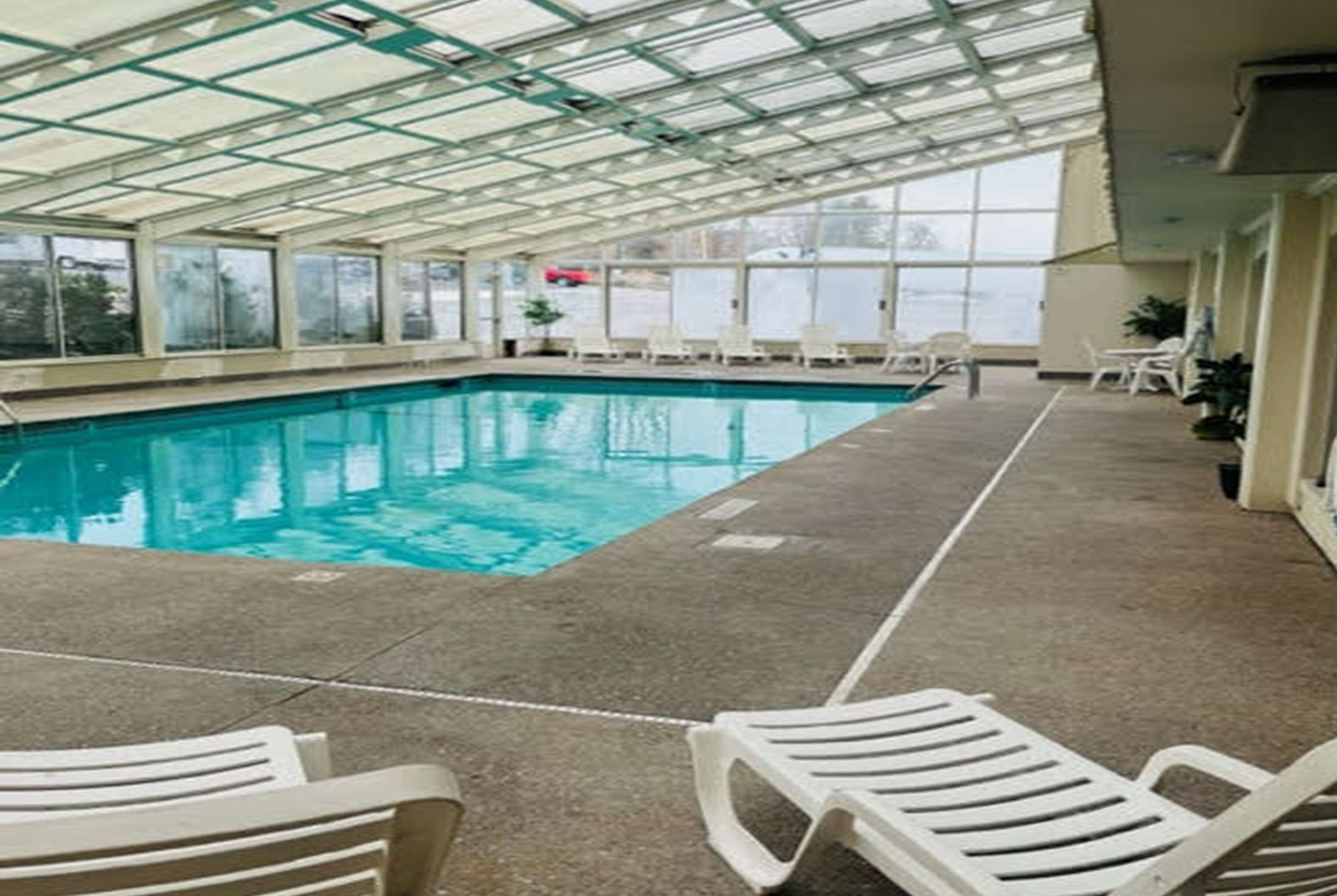 Pool - indoor