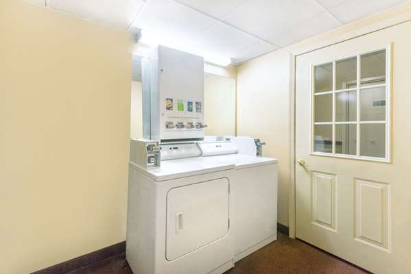 Amenities - Days Inn Hagerstown