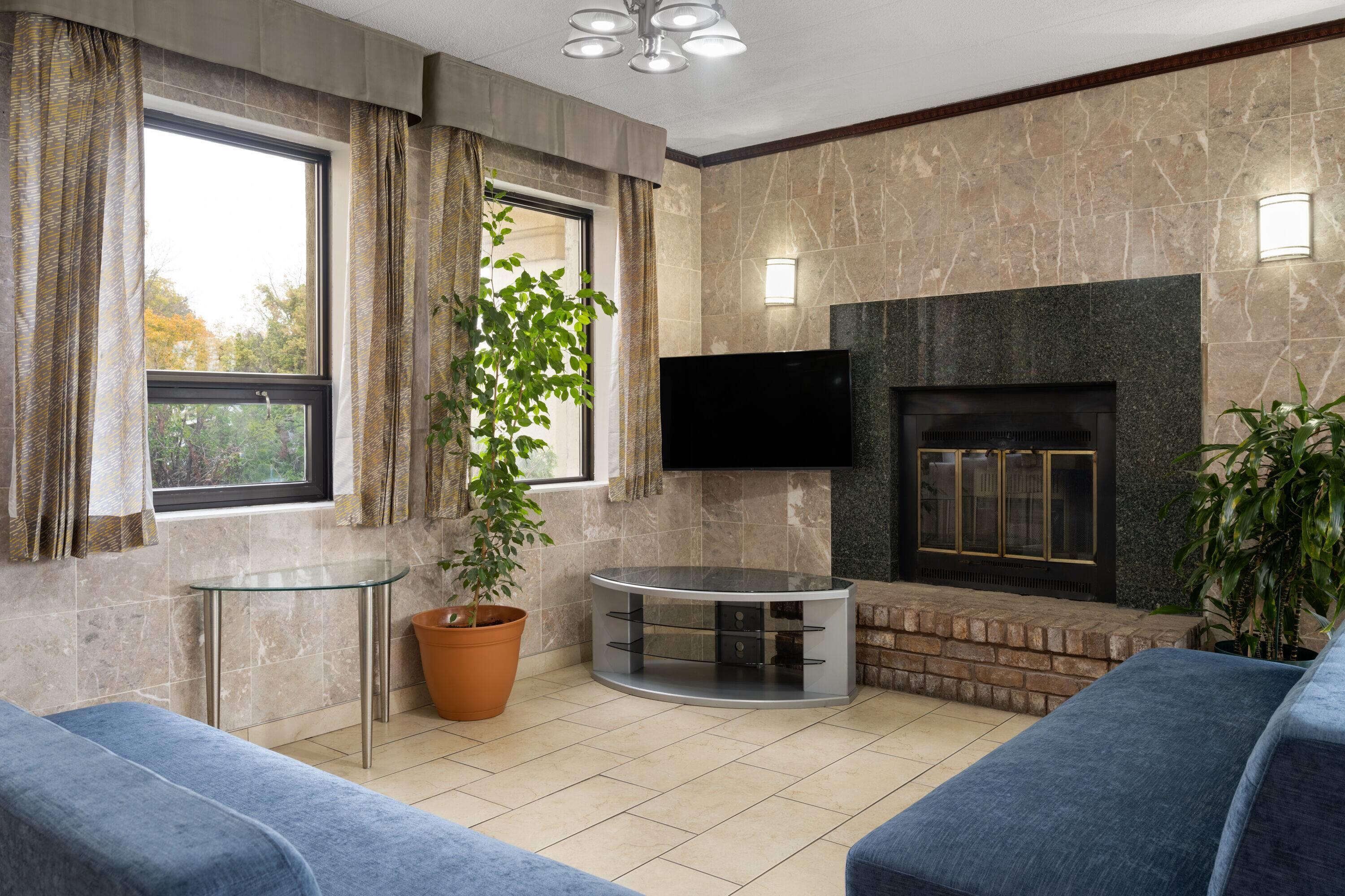 Lobby | Days Inn by Wyndham Hagerstown I-70